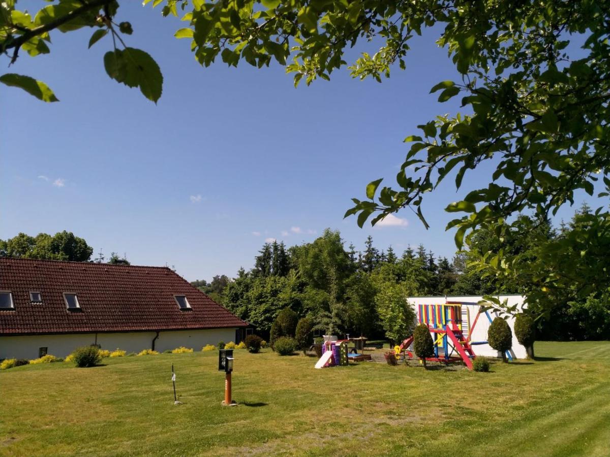 Camping & Guest House Pliskovice Mirovice Exteriör bild